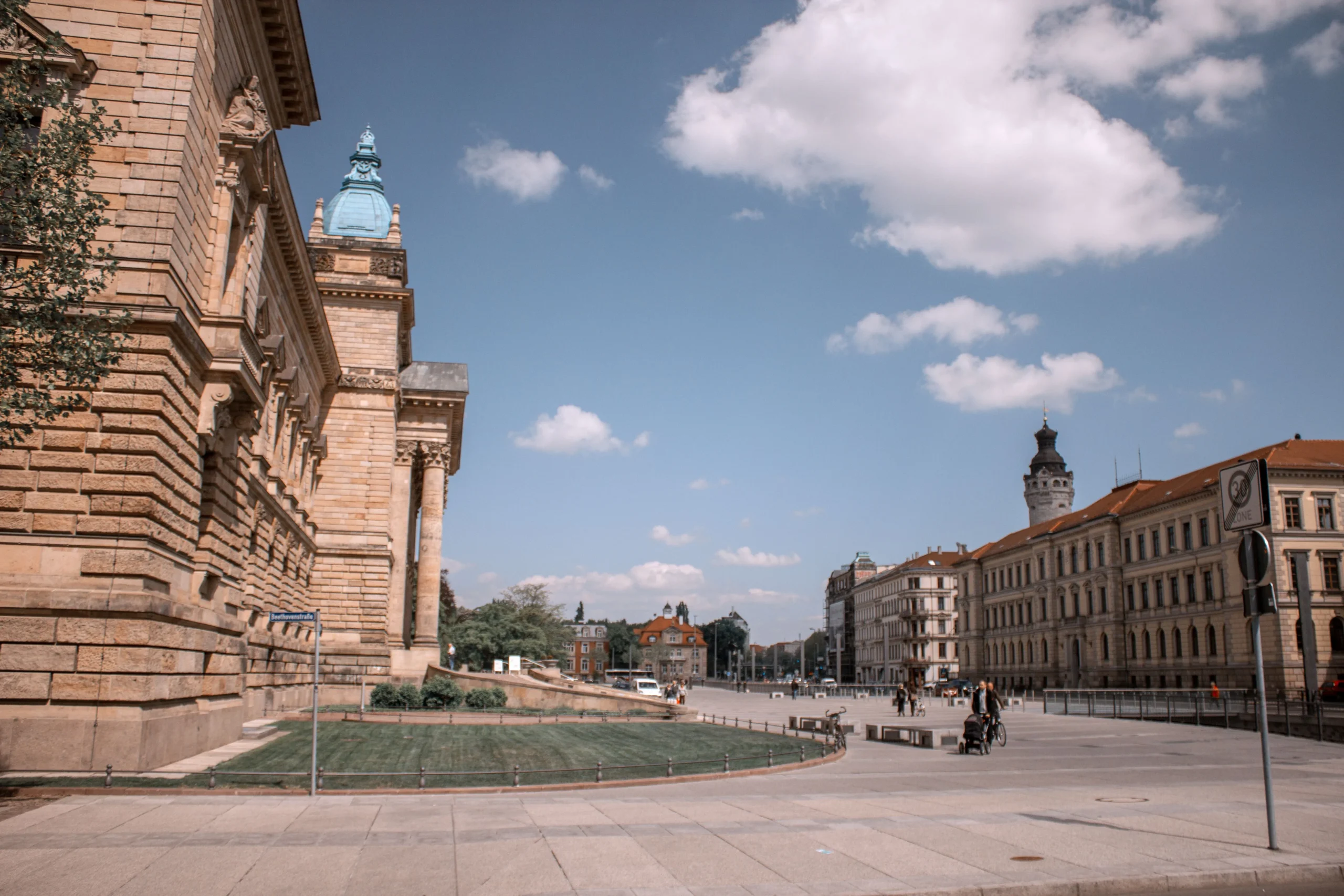 Leipzig: A Capital Cultural da Alemanha que Deixou Berlim no Chinelo (ou Quase!)